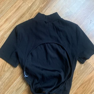 Topp öppen rygg  - XS 