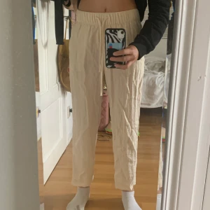 Hm linne byxor - Jag säljer mina linnebyxor från hm dem är för korta på mig därför säljer jag dem jag är 1,67