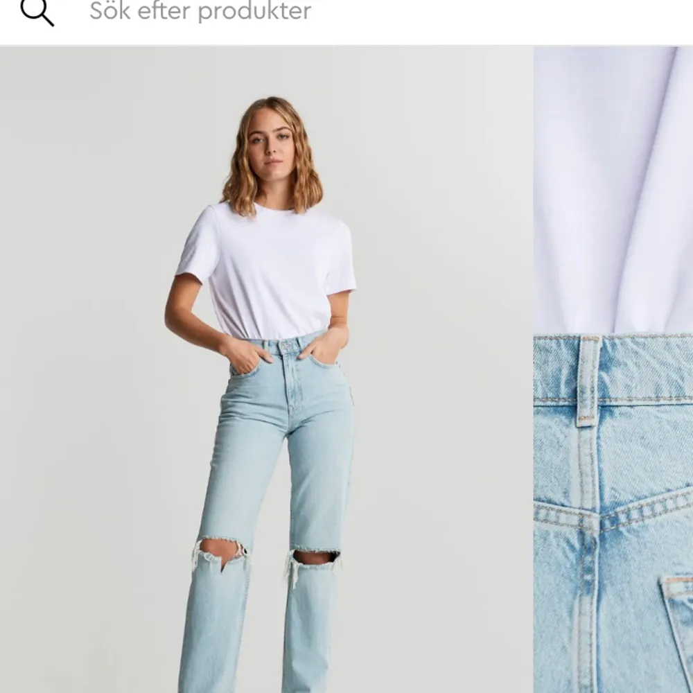 Jätte fina jeans från Gina tricot dom är tyvärr förstora. Men dom är hela och är i fint skick. Pris kan diskuteras vid smidig affär🥰🥰. Jeans & Byxor.