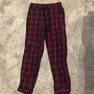 Pyjamasbyxor  - Blå röda pyjamasbyxor❤️