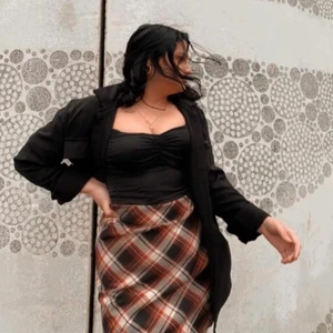 Rutig kjol  - Jätte söt kjol men änvänder inte den, har använts 1 gång, är i bra skick och är i storlek 38