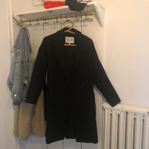 Carin Wester - kappa 🌻 - Kappa i väldigt fint skick ✨ nypris - 999kr