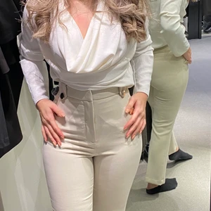 Zara blus - Ser ut som ny, haft några månader men knappt använt