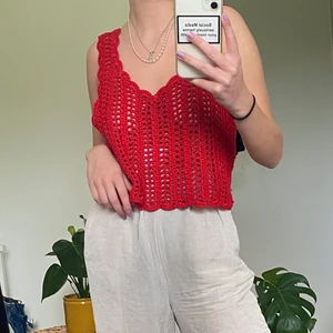 Virkat linne - Virkat linne en kan ha både fram och bak! Prislapp sitter kvar.  Frakt tillkommer 💕