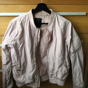 Vårjacka  - Vårjacka / Bomberjacka från lager 157, strlk Small