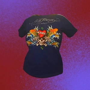 Blå Ed hardy t-shirt srl L - Jag tror det är storlek L men lappen är sliten, annars väldigt gott skick