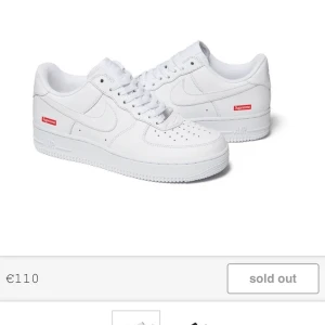 Supreme  - Storlek 41 men passa bäst om man har 42 i vanliga skor. Skorna är använd endast 1 gång. Har order bekräftelse från Supreme.