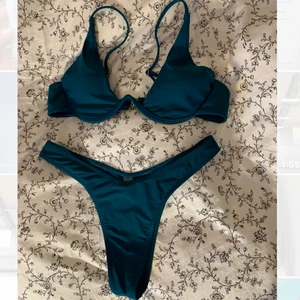 Bikini - Bikini från shein storlek M men sittter som en S! Färgen framkommer bäst på bild 3. Aldrig använd enbart tvättad
