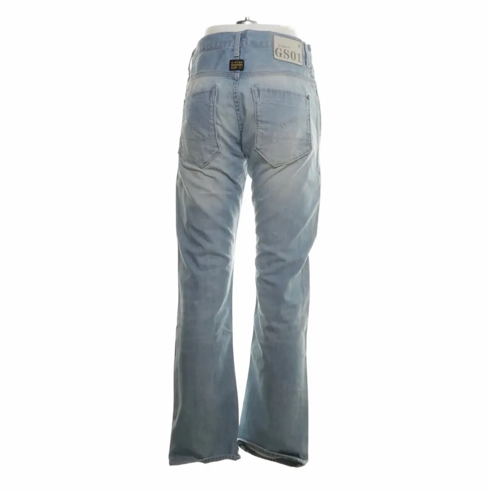 Snygga jeans från g-star . Bra kvalitet. Köparen står för frakten. . Jeans & Byxor.