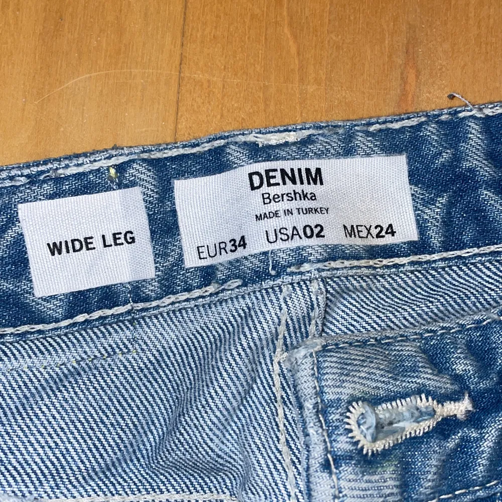 Jättebra skick och så snygga men för små för mig 🥲. Jeans & Byxor.