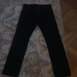 Levis jeans  - Svarta Levis jeans 