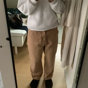 Carhartt double knee byxor - Feta, men används för lite. :) 34 i längd men avklippta till en 32