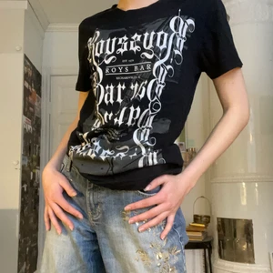 Swag tshirt svart - Supercool tshirt med tryck! Bara att skriva om du vill ha mer bilder/mått eller har frågor!🥰