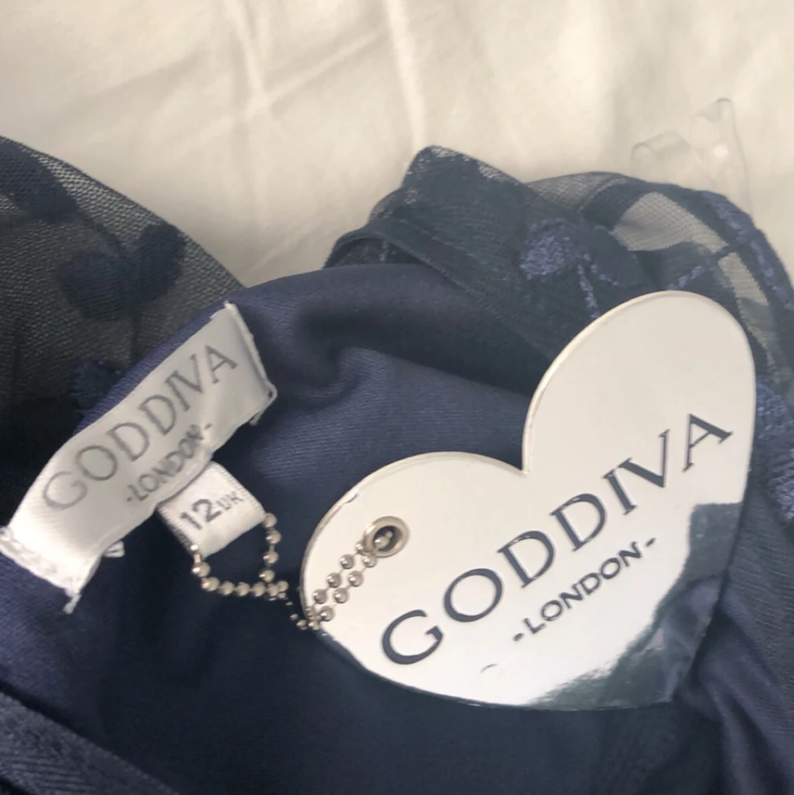 Hel ny oanvänd balklänning  - 91