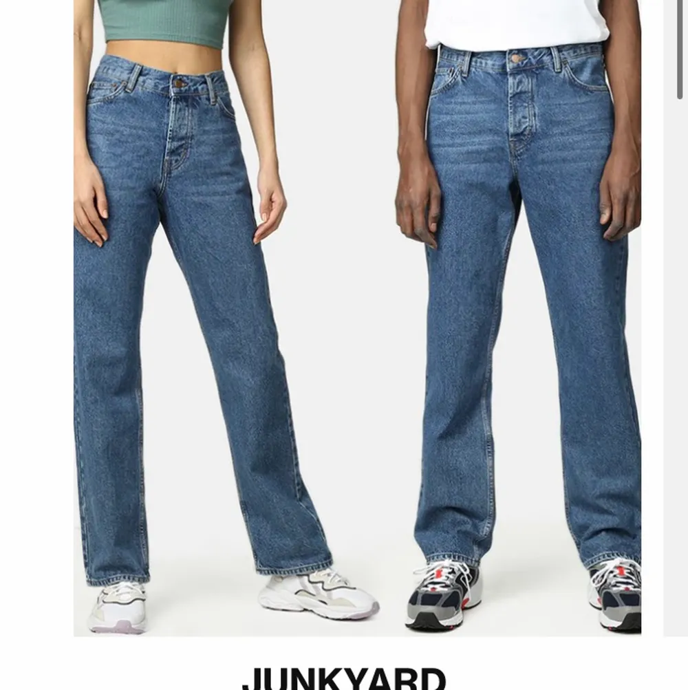 Säljer dessa straight leg jeans från junkyard i strl 31 och är i ett bra skick. Sitter perfekt i längden för mig som är 176 . Jeans & Byxor.