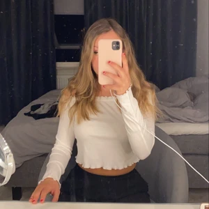 off shoulder topp  - en off shoulder topp från h&m i vit. jättefin och bra kvalite 