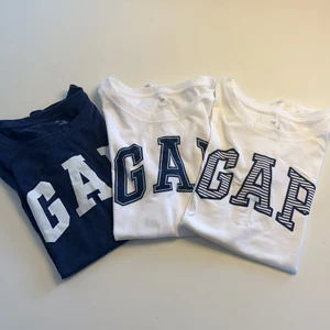 3st GAP t-shirts  - 3 stycken t-shirts från GAP, nästan oanvända. 