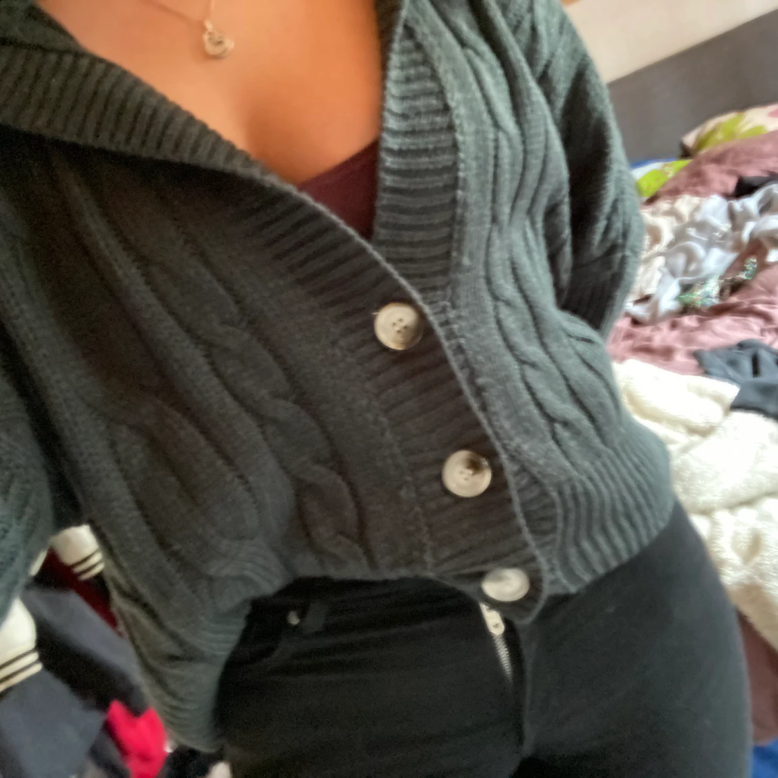 Mörk stickad tröja  - 90