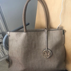 Väska - Helt ny aldrig använd