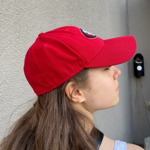 Keps - Jättesnygg keps i fint skick! Om flera är intresserade blir det budgivning i kommentarerna (buda minst 10kr mer)