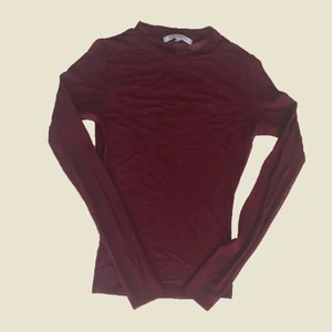 Meshtopp - 🌟 Nedsatt pris, doneras snart!🌟 Vinröd meshtopp med kort polokrage. 🪞5/5 skick. 