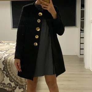 Kappa Zara  - Oanvänd kappa från Zara men utan taggen kvar! Kan skicka mot frakt 🤍