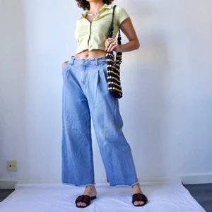 Rodebjer Jeans - 🍄WONDERFUL WIDE LEG MID WAIST BLUE JEANS WITH FRAYED HEM, FROM SCANDI BRAND RODEBJER                                        🍄SIZE - W26 / XS-S                                    🍄BRAND - Rodebjer                                     🍄MATERIAL - 100% Cotton (made in italy)  🍄CONDITION  - 4/5 (used)