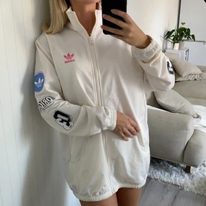 Adidas tröja / hoodie  - Ascool tröja från adidas, köpt ca 2019! Är i princip aldrig använt 💕