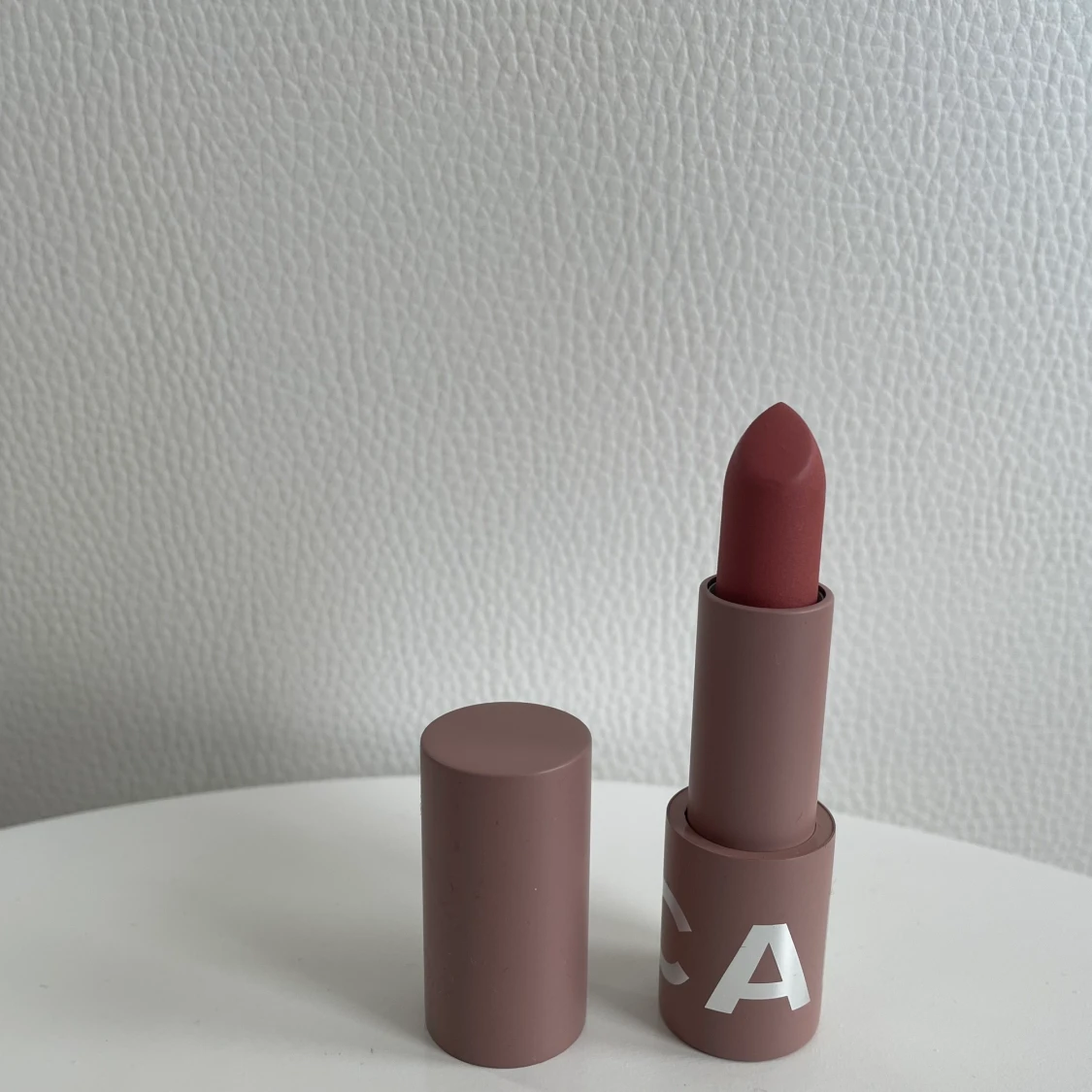 Caia Läppstift Eyes On Me - 90