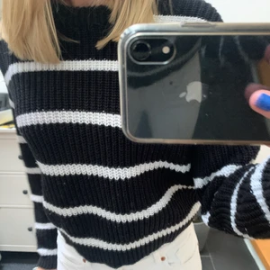 Randig tröja  - Fin randig tröja säljer pågrund av att jag inte får användning för den. Storlek M men passar xs och s. 