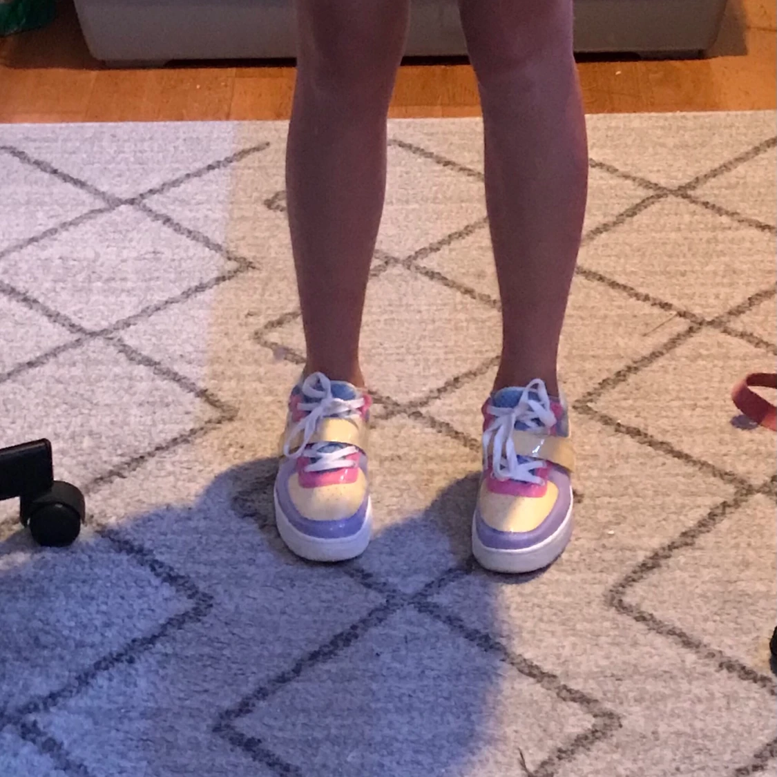 Glossy pastell sneakers  - 90