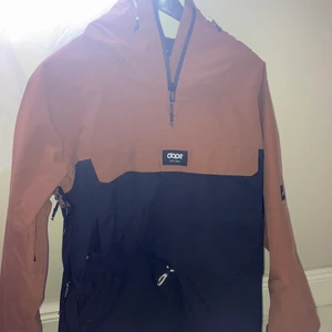 Dope jacka helt ny - Tyvär inte kommit till användning då jag köpte en annan jacka helt ny strl S men passar M också då jag har M vanligt vis 