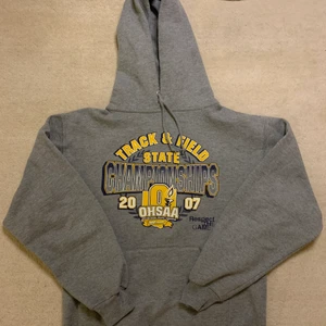 Vintage College hoodie - Fin vintage hoodie i bra skick, size S