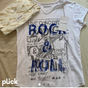 Zadig Voltaire t-shirt - Säljer nu denna Zadig Voltaire t-shirten som är i sååå fint skick och är i storlek 14/y som passar en xs/s.(bilden är lånad) men den är i exakt lika fint skick. Buda i kommentarerna från 275kr💕DIREKTPRISET:550