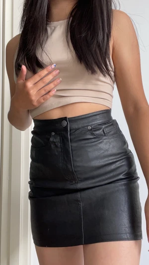 Läderkjol från HM - Storlek xs. 40kr. 