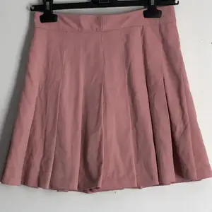 Rosa kawaii liknade kjol från hm väldigt söt å fin 