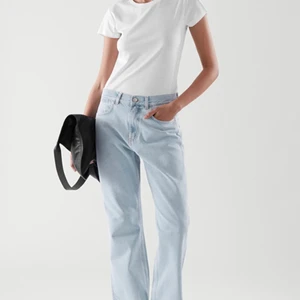 Cos jeans  - Så fina jeans från Cos! St 26. 