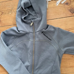 Peak Performance tröja  - Jättefin peaktröja storlek xs. Kan skickas om köparen står för frakt 