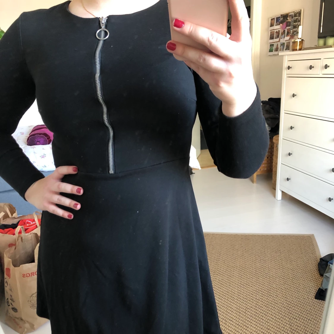 Svart klänning med dragkedja - 90