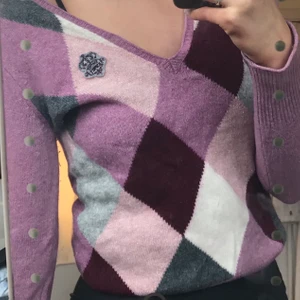 Tröja - Stickad tröja från Esprit. Står ingen storlek men passar mig med S/M❤️ frakt tillkommer 