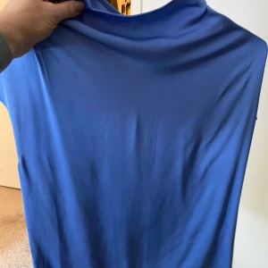 Siden top Tiger of Sweden - Blå härlig top av siden 