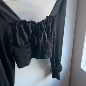 Shein topp - För stor i axlarna för mig tyvärr:( Aldrig använd men jätte fin topp!! Hör av er vid eventuellt fler frågor💕Köpare står för frakt!