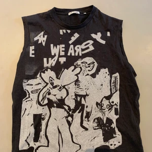 Our legacy cartoon vest - Knappt använd i fint skick, size 48/M