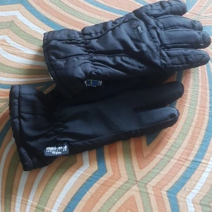 Gloves - Fhghh