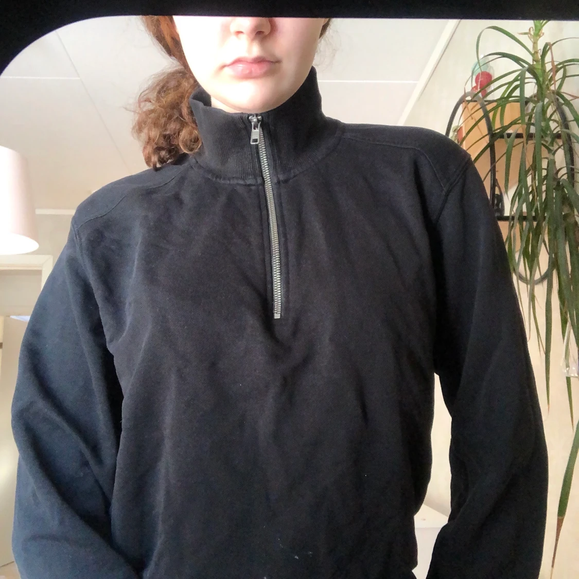 SNYGG & SVART POLO-SWEATER!!