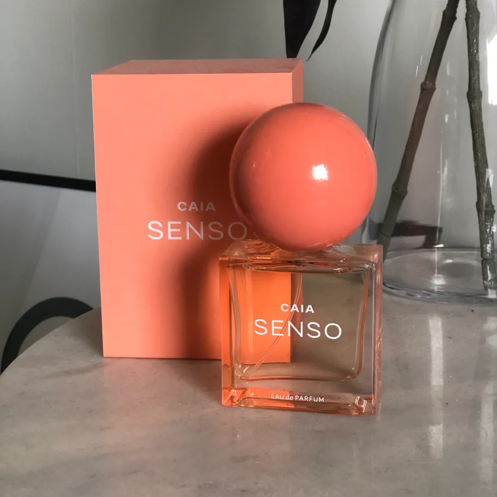 Säljer min i princip helt nya SLUTSÅLDA Senso-parfym från Caia Cosmetics då det tyvärr inte var min doft.🧡🧡. Övrigt.