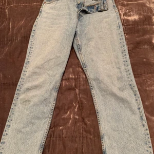 Jeans - Jeans ifrån zara. Jätte fina jeans aldrig använda. 45kr frakt tillkommer 