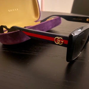 Gucci solglasögon  - Säljer mina oanvända Gucci-solglasögon! Kvitto finns, köpta i somras ☺️ 