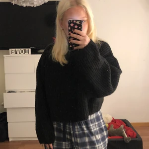 stickad tröja från gina tricot - använd fåtal gånger! frakten är inräknad i priset