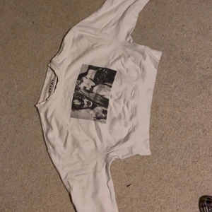 Tröja STAY - Kortare tröja från STAY strl S, högst pris får den.